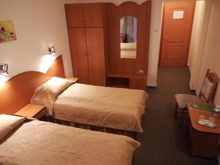Отель Hotel Everest Тыргу-Муреш Двухместный номер с 2 отдельными кроватями-2