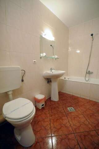 Отель Hotel Everest Тыргу-Муреш Люкс-1